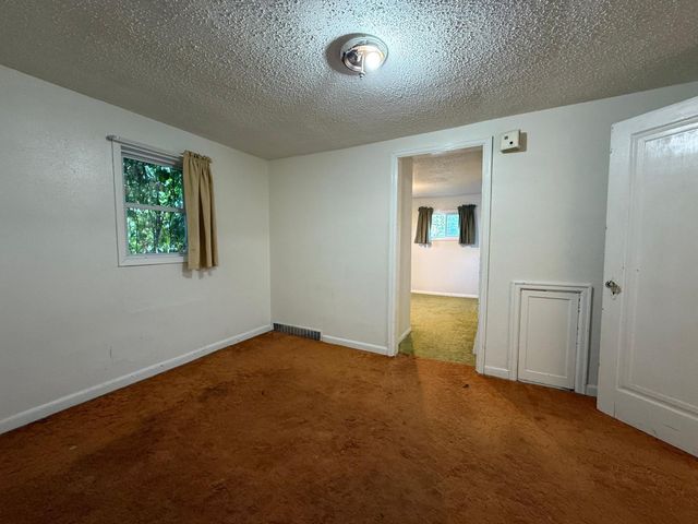 211 Kendall Avenue N, Thief River Falls, MN 56701