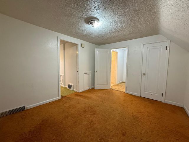 211 Kendall Avenue N, Thief River Falls, MN 56701