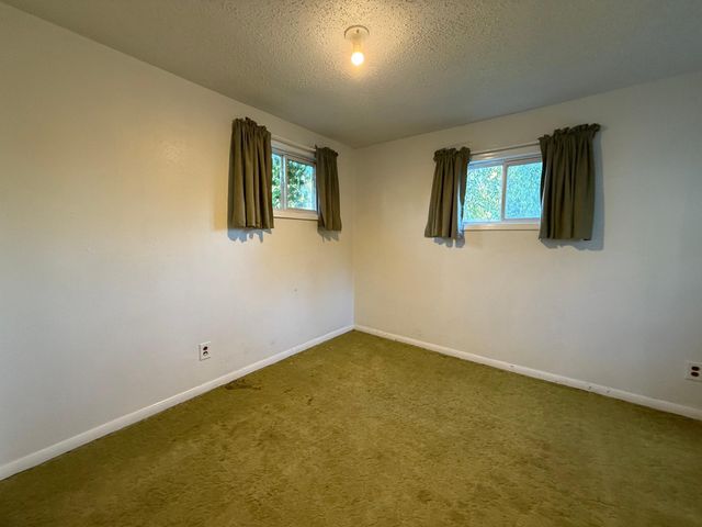 211 Kendall Avenue N, Thief River Falls, MN 56701