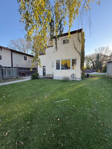 211 Kendall Avenue N, Thief River Falls, MN 56701