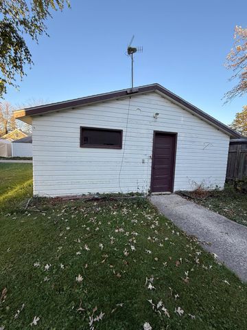 211 Kendall Avenue N, Thief River Falls, MN 56701