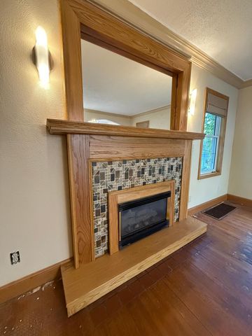 211 Kendall Avenue N, Thief River Falls, MN 56701