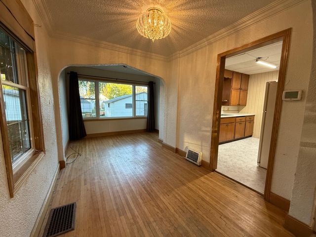 211 Kendall Avenue N, Thief River Falls, MN 56701