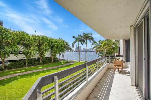 3530 Mystic Pointe Dr 214, Aventura, FL 33180