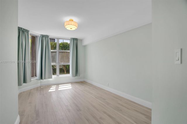 3530 Mystic Pointe Dr 214, Aventura, FL 33180