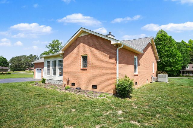 1018 Fox Hill Rd, Ashland City, TN 37015