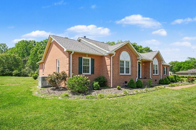 1018 Fox Hill Rd, Ashland City, TN 37015