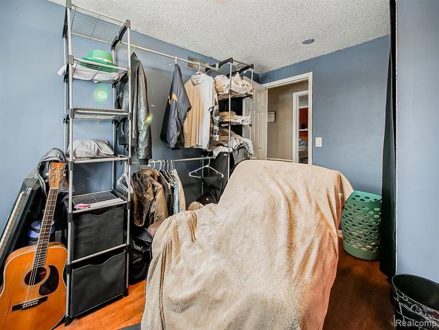 819 Woodingham Avenue, Waterford, MI 48328