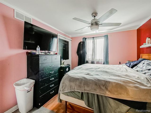 819 Woodingham Avenue, Waterford, MI 48328