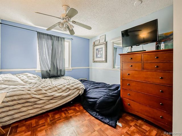 819 Woodingham Avenue, Waterford, MI 48328