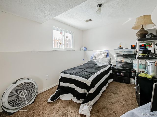 819 Woodingham Avenue, Waterford, MI 48328