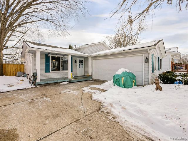 819 Woodingham Avenue, Waterford, MI 48328