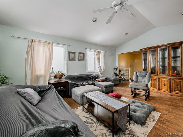 819 Woodingham Avenue, Waterford, MI 48328