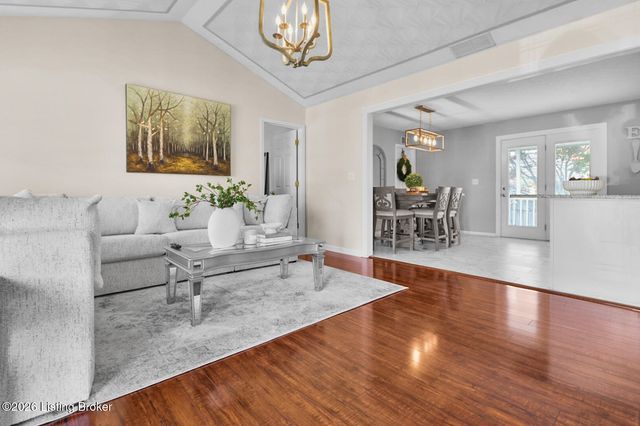 10002 Lancewood Rd, Louisville, KY 40229