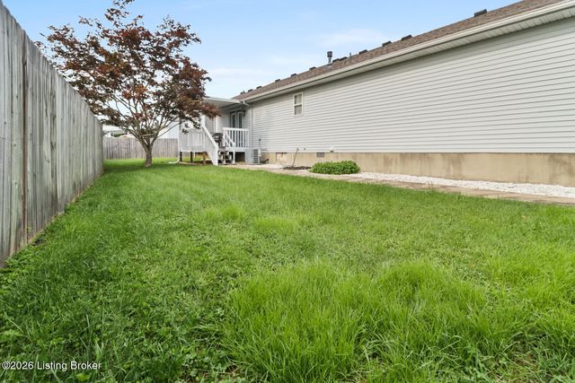 10002 Lancewood Rd, Louisville, KY 40229