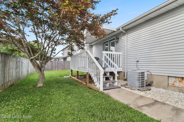 10002 Lancewood Rd, Louisville, KY 40229