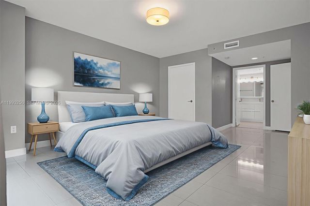 1111 SW 1st Ave 721-N, Miami, FL 33130