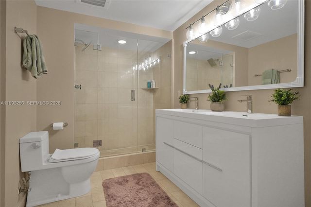 1111 SW 1st Ave 721-N, Miami, FL 33130