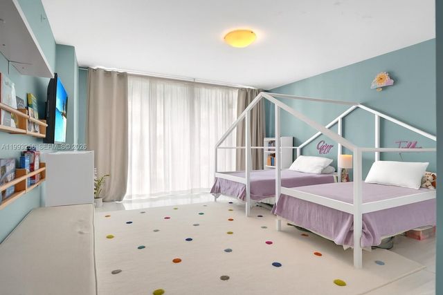 1111 SW 1st Ave 721-N, Miami, FL 33130