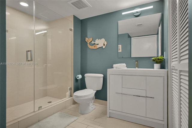 1111 SW 1st Ave 721-N, Miami, FL 33130