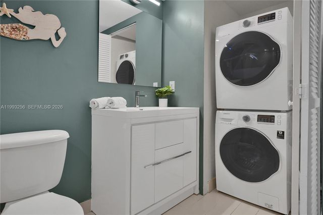 1111 SW 1st Ave 721-N, Miami, FL 33130