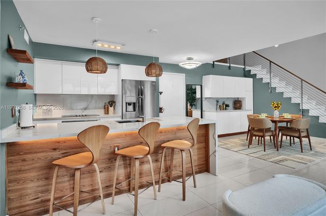 1111 SW 1st Ave 721-N, Miami, FL 33130