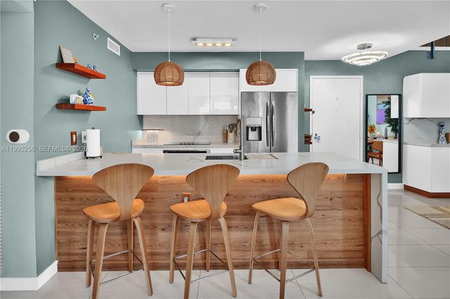 1111 SW 1st Ave 721-N, Miami, FL 33130