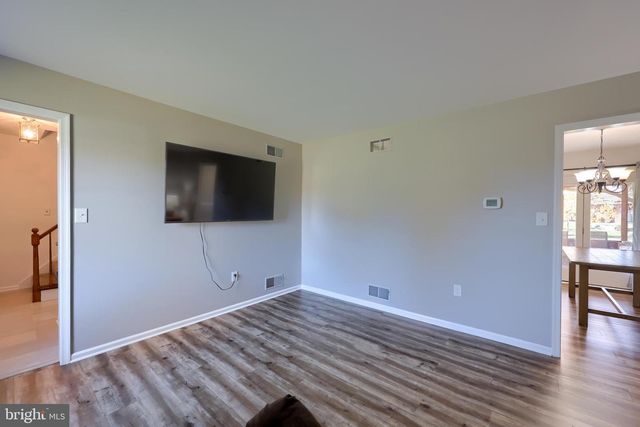 230 MEADOWLARK DR, Ephrata, PA 17522