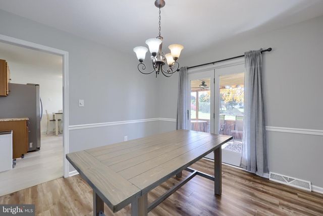 230 MEADOWLARK DR, Ephrata, PA 17522