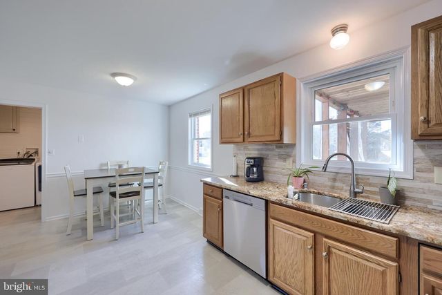 230 MEADOWLARK DR, Ephrata, PA 17522