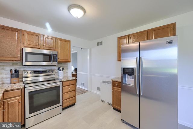 230 MEADOWLARK DR, Ephrata, PA 17522