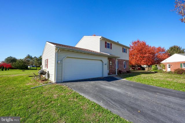 230 MEADOWLARK DR, Ephrata, PA 17522