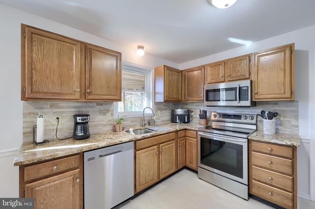 230 MEADOWLARK DR, Ephrata, PA 17522