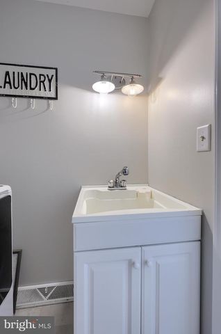 230 MEADOWLARK DR, Ephrata, PA 17522