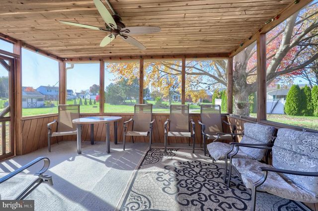 230 MEADOWLARK DR, Ephrata, PA 17522