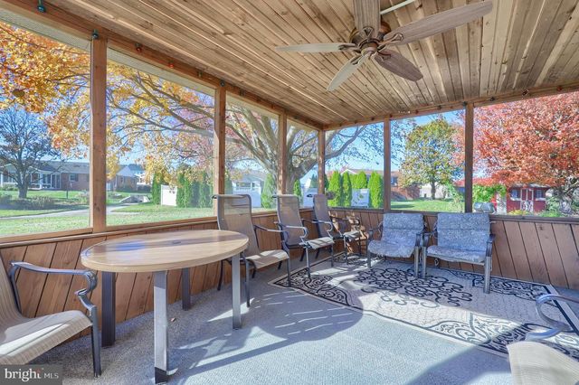 230 MEADOWLARK DR, Ephrata, PA 17522