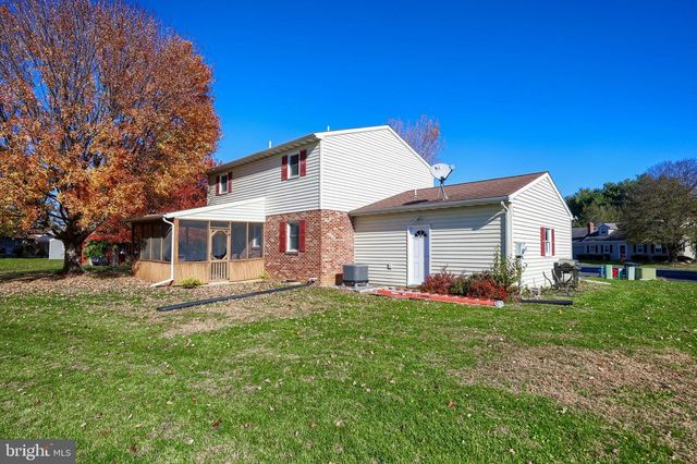 230 MEADOWLARK DR, Ephrata, PA 17522