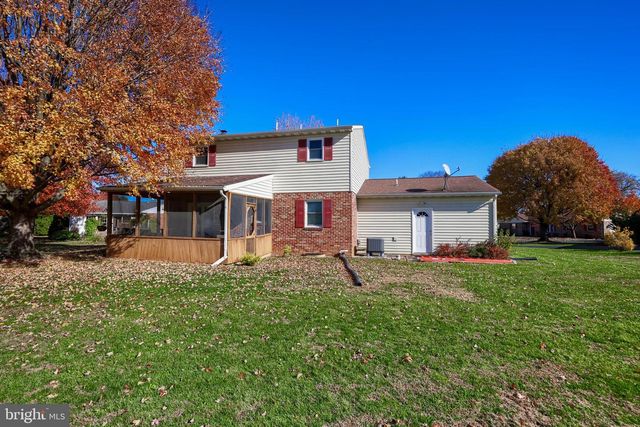230 MEADOWLARK DR, Ephrata, PA 17522