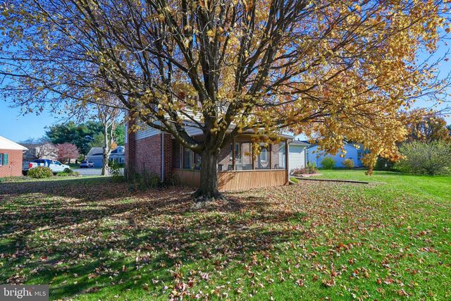 230 MEADOWLARK DR, Ephrata, PA 17522