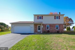 230 MEADOWLARK DR, Ephrata, PA 17522