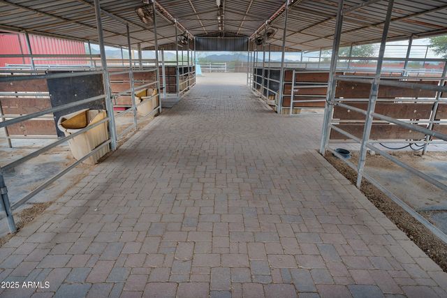 37044 N 7TH Avenue, Phoenix, AZ 85086