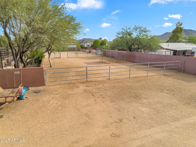 37044 N 7TH Avenue, Phoenix, AZ 85086