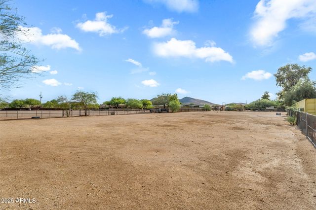 37044 N 7TH Avenue, Phoenix, AZ 85086