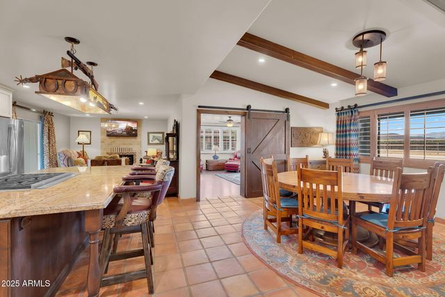 37044 N 7TH Avenue, Phoenix, AZ 85086