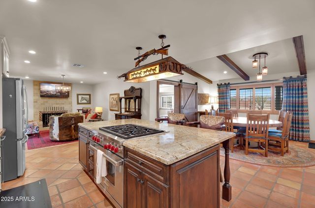 37044 N 7TH Avenue, Phoenix, AZ 85086