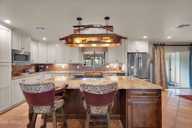 37044 N 7TH Avenue, Phoenix, AZ 85086