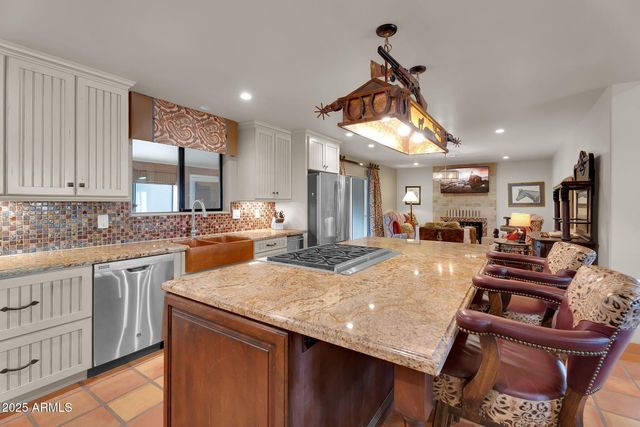 37044 N 7TH Avenue, Phoenix, AZ 85086