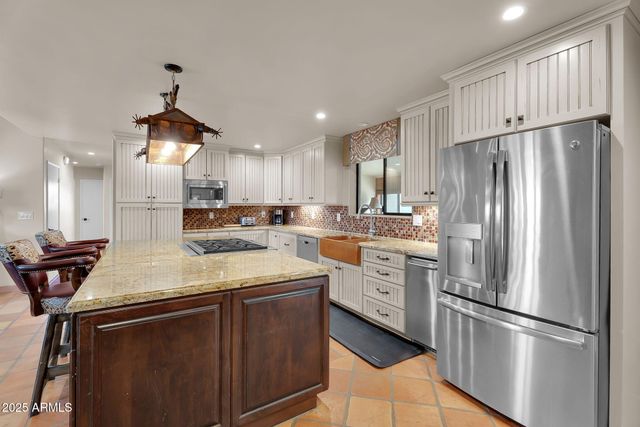 37044 N 7TH Avenue, Phoenix, AZ 85086