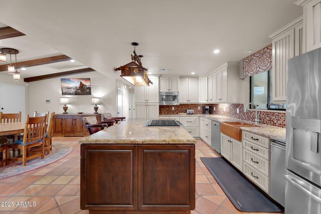 37044 N 7TH Avenue, Phoenix, AZ 85086