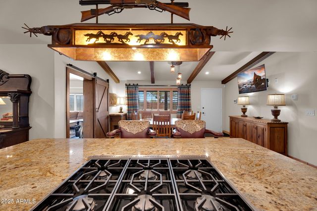 37044 N 7TH Avenue, Phoenix, AZ 85086